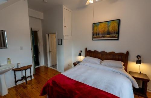 Baie-St-Paul Hotel | Aux petits oiseaux