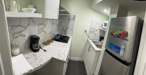 Mississauga House | B01 cozy private room with bathroom