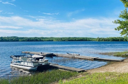 Centre Hastings Cabin | Bailey's Cottages (#1) Lake-front cabin