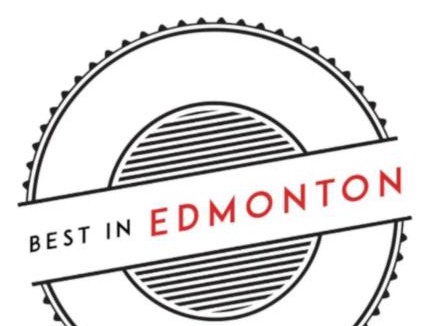 Northwest Edmonton House | Bali Style Home - King Bed - Fireplace - Jacuzzi - Fast Wi-Fi - Free Netflix & Garage Parking