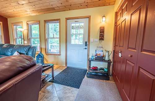 Bancroft Cottage | Bancroft - Rock Lake House Lakefront Retreat