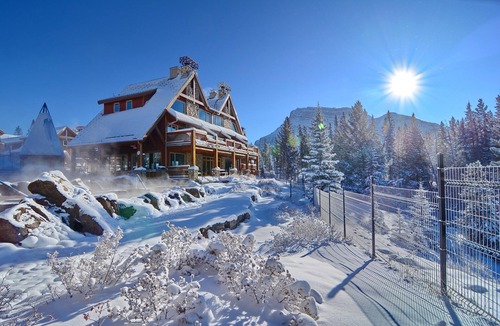 Banff Condo | Banff Getaway in great Location | Private Hot Tub!