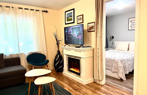 Old Town Historic District Apartment | Barker house-Sweet home