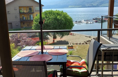 Westbank House | Barona Beach Stunning Lakefront Home with Lift
