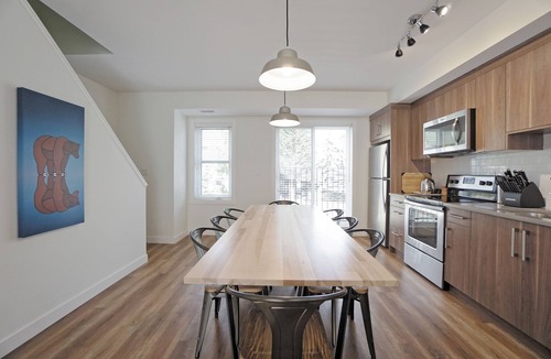 Canmore Apartment | Basecamp Resorts Canmore I Six Bedroom Apartment