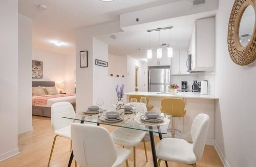 Cite Multimedia Apartment | Basilica Boutique - Square Victoria Loft
