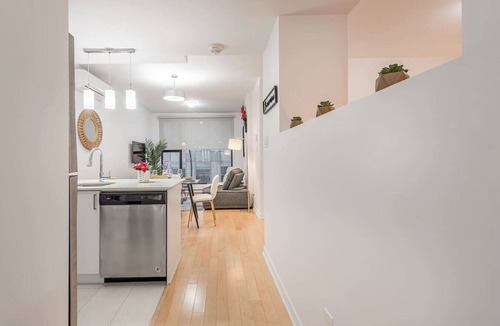 Cite Multimedia Apartment | Basilica Boutique - Square Victoria Loft
