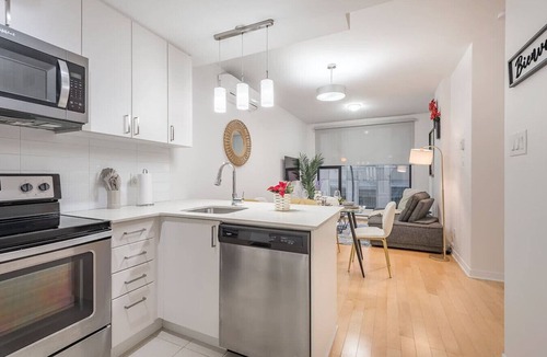 Cite Multimedia Apartment | Basilica Boutique - Square Victoria Loft