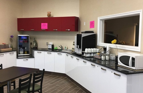 Neepawa Hotel | Bay Hill Inns & Suites, Neepawa