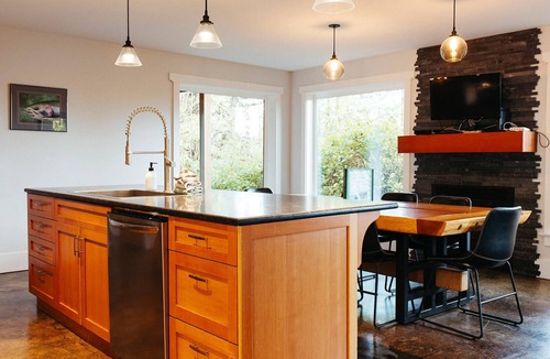 Tofino House | BayView House, Tofino B.C.