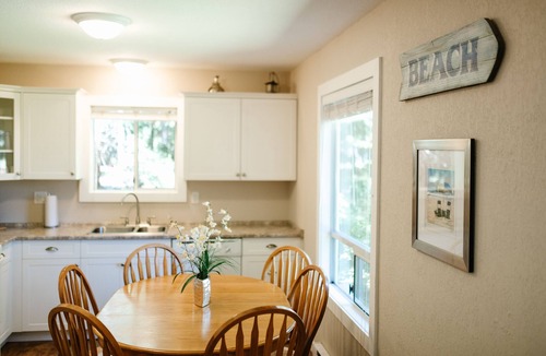 Regional District of Nanaimo Resort | Beach Acres Resort