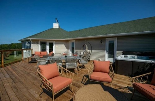 Newport Landing House | Beach house retreat: Waterfront & Hot Tub