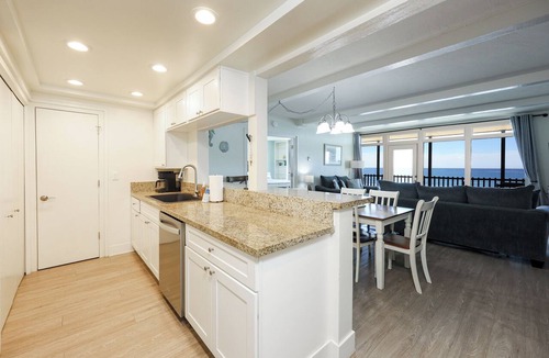 South Oceanside Condo | Beachfront Retreat