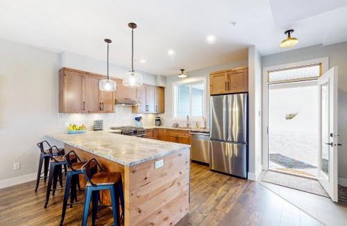 Snow Pine Estates House | Bear Cave- Grizzly Ridge 260A