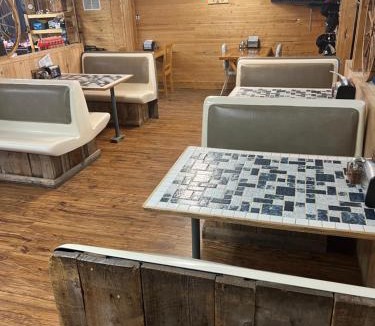 Mountain View Hotel | Bear Country Inn and Suites
