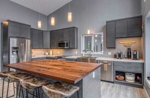 East Kootenay House | Bears Den.