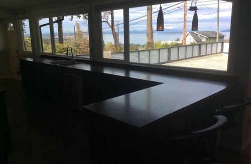 Sidney House | Beautiful 3 Bedroom 2 Bath House