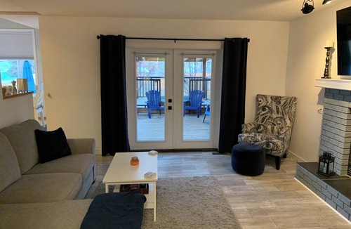 Southeast Calgary House | Beautiful and Spacious Home w/Huge Yard in Quiet Family Cul‑de‑Sac