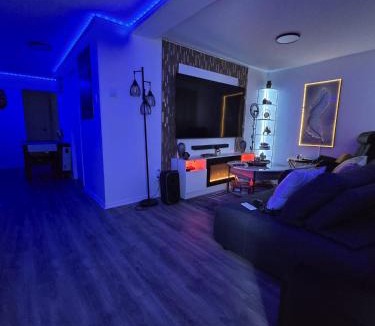 Longueuil Apartment | Beautiful Apartment with Board Games and massage Chair to Close to Downtown