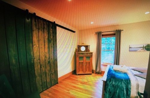 Sardis House | beautiful appointed suite on the chilliwack river valley hobby Farm