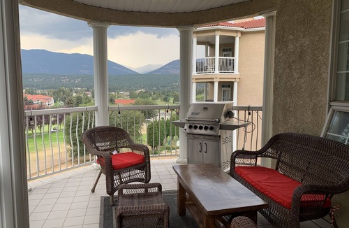 East Kootenay Apartment | Beautiful Mountain Getaway in the Columbia Valley