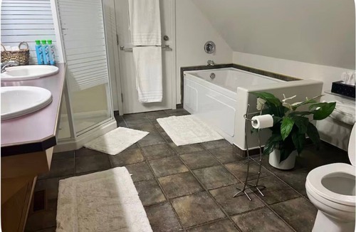 Wynyard Apartment | Beautiful corporate apartment with AC in vibrant Wynyard sleep upto 6 people