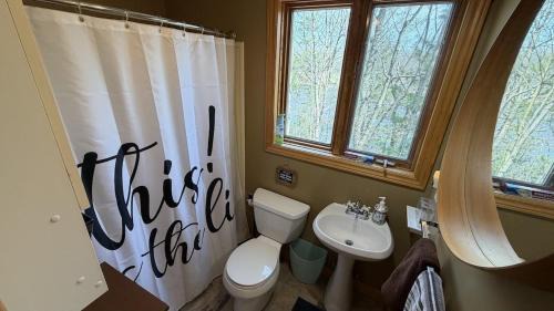 Tay Valley House | Beautiful cottage in Maberly on Rainbow lake