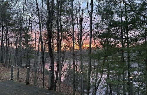 Tay Valley House | Beautiful cottage in Maberly on Rainbow lake