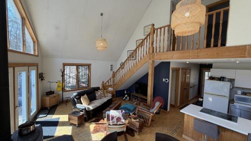Tay Valley House | Beautiful cottage in Maberly on Rainbow lake