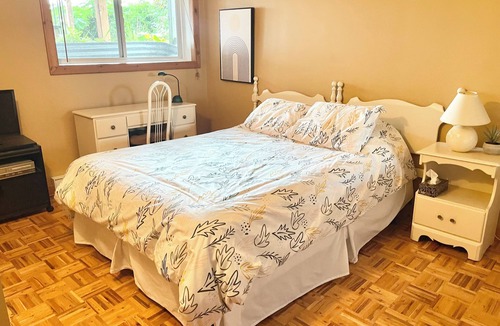 Knowlton House | Beautiful cottage on Brome Lake, 3 bdr, 2xbtr, 3Ter, pedalo Kayak (CITQ302383)