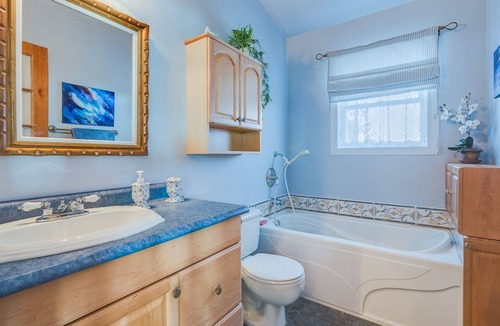 Knowlton House | Beautiful cottage on Brome Lake, 3 bdr, 2xbtr, 3Ter, pedalo Kayak (CITQ302383)