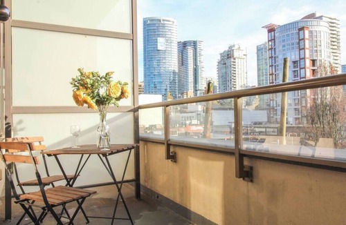Downtown Vancouver Apartment | Beautiful Downtown Unit
