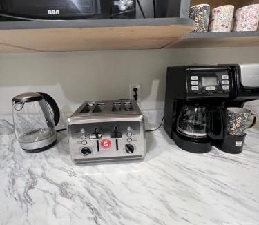 Regional District of Nanaimo Apartment | Beautiful Entire 2 Bedroom Suite
