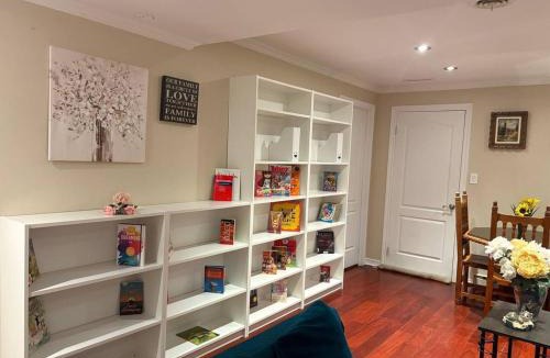 Laval House | Beautiful house 4 bedroom 2 Bathroom, Free Parking