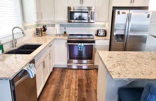 Osoyoos House | Beautiful Kismet View Cottage with golf cart 188