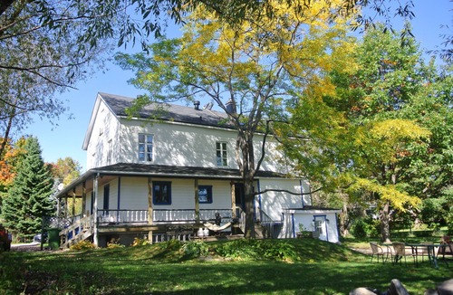 St-Joachim-de-Montmorency Apartment | Beautiful, large apartment in the countryside