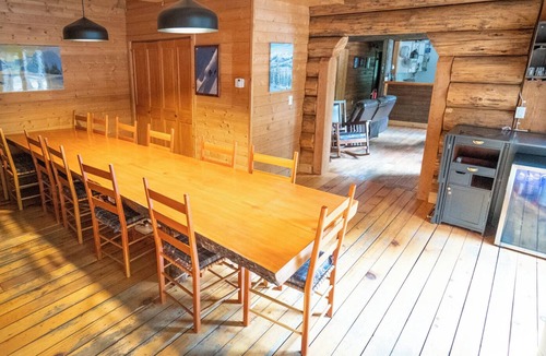 Meadow Creek Cabin | Beautiful log lodge just off the highway, perfect for big group getaways