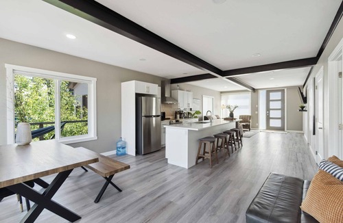 Central Alberta House | Beautiful Modern house with partial lake view