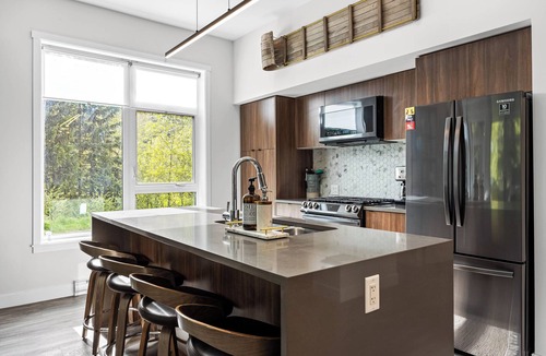 Sun Peaks Condo | Beautiful & Modern Condo, Ski-In Ski-Out