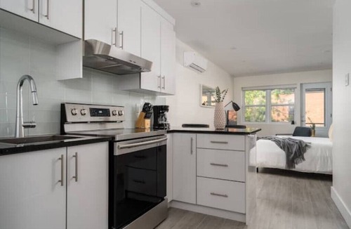 Milton Park Apartment | Beautiful Modern Studio - Le Plateau