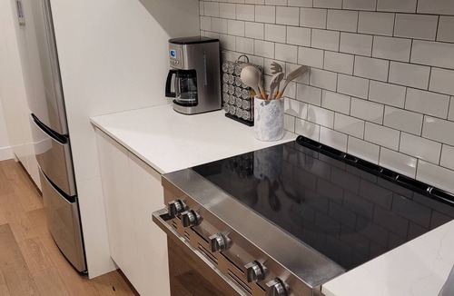 Grandview-Woodland House | Beautiful three bedroom suite for work or play near vibrant Commercial Drive!