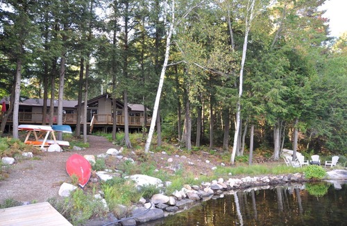 Bracebridge Cottage | Beautiful Waterfront cottage at Bird Lake, Muskoka, with long water line