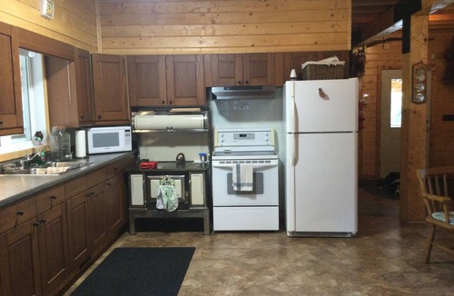 Fawcett Cabin | Beautiful Wilderness Retreat Cabin 1.5 hours north of Edmonton!