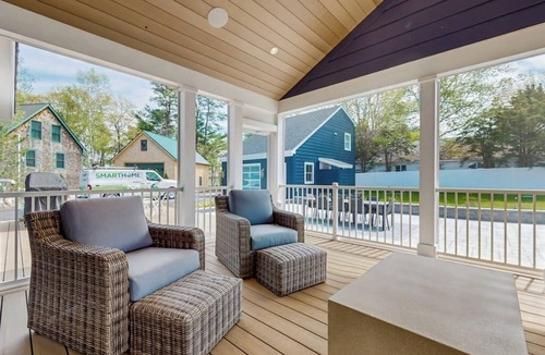 Ogunquit House | Beautifully updated beach home: walk to beach, restaurants & shops