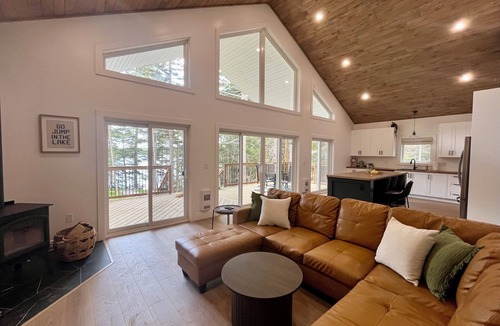 LaBelle Cottage | Beaverdam Lakeside Retreat - Pet & Family Friendly