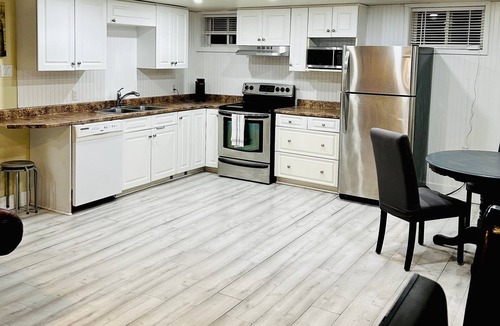 Halifax House | Bedford Basin View Retreat | Minutes to MSVU | Short & Extended Stays