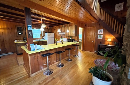 Front Royal Cabin | Bedrooms 2, Bathrooms 1.5, Sleeps 4