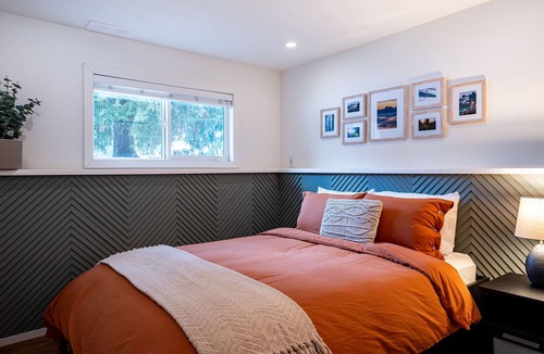 Revelstoke Bed & Breakfast | Begbie B&B | 3 mins from ski hill