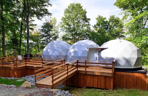 La Conception RV Rental | Bel Air Tremblant TRIPLE DÔME : 2 CHAMBRES, JACUZZI ET SAUNA