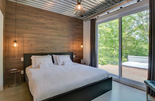 La Conception Villa | Bel Air Tremblant ANDORRA FAMILLE: 1 KING, 2 LITS SUPERPOSÉS, JACUZZI